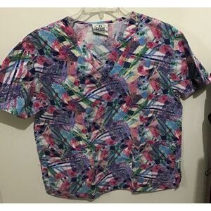 Crest Cottons Scrub Top Woman's Size M Floral Button Short Sleeve Front Pockets